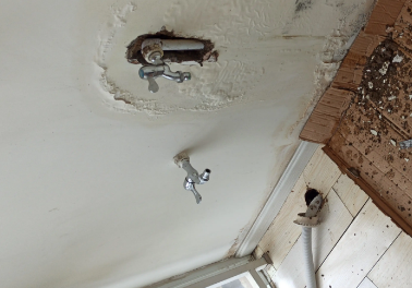 让胡路卫生间测漏水