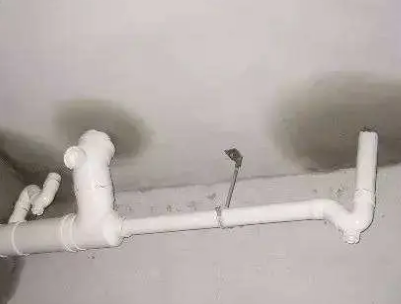 让胡路卫生间测漏水的几种情景